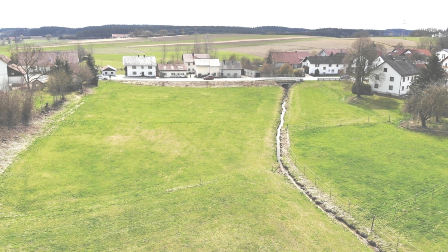 Bautraum verwirklichen? Exklusives Baugrundstück für ein Einfamilienhaus in 84439 Hofstarring - Blickrichtung nach Süden