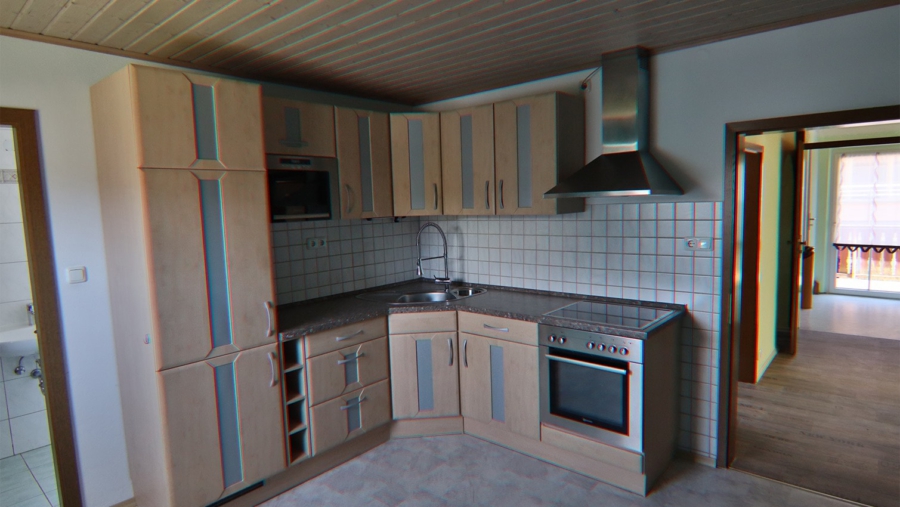 Absolute Rarität! Charmantes Zweifamilienhaus im Kaffeemühlenstil in 92670 Windischeschenbach - Küche Obergeschoss