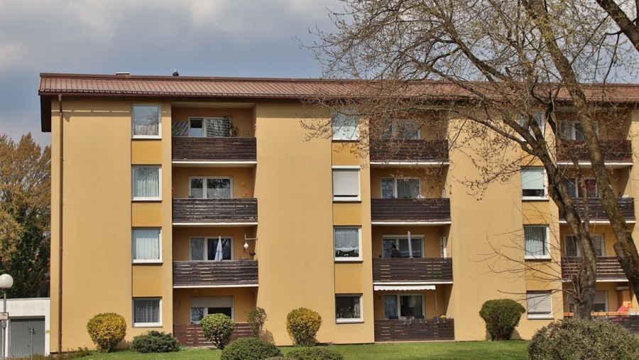 Freiwerdende 3-Zimmer-Dachgeschosswohnung mit Stellplatz und Südbalkon im Herzen von Erding - Hauptbild