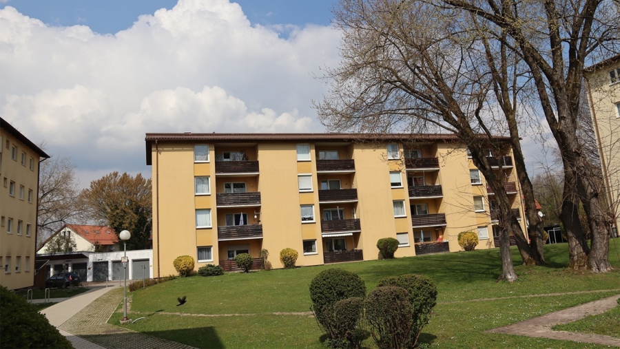Freiwerdende 3-Zimmer-Dachgeschosswohnung mit Stellplatz und Südbalkon im Herzen von Erding - Hausansicht