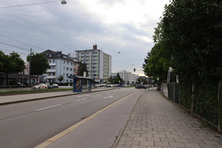 Ideal geschnittene 3-Zimmer-Dachgeschosswohnung mit Südloggia in Berg am Laim! - Lagebild (Richtung Haidhausen)