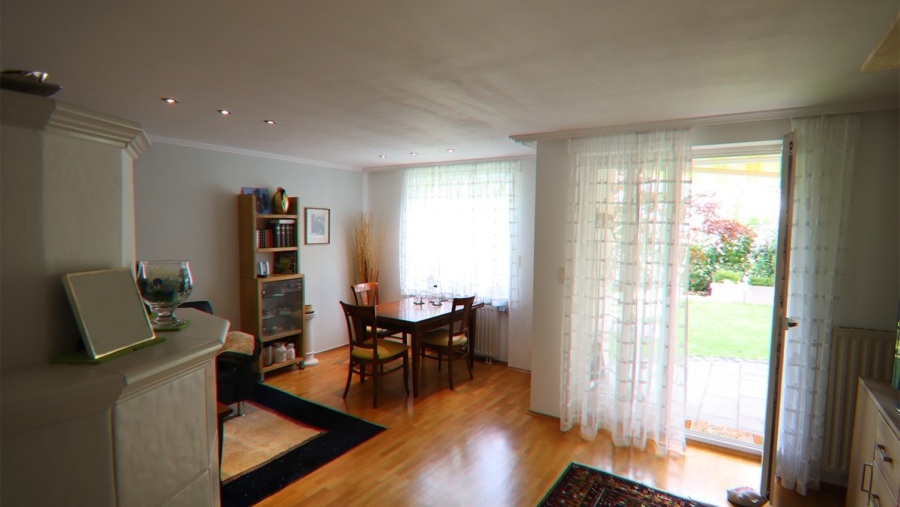 Sehr ruhig gelegene 3-Zimmer-Gartenwohnung mit zusätzlichem Hobbyraum im Souterrainbereich! - Wohnzimmer