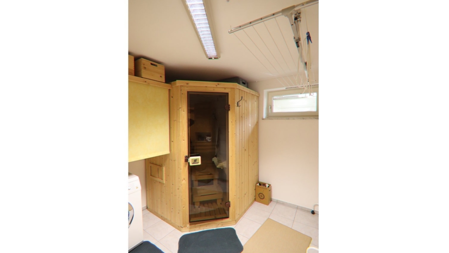 Sehr ruhig gelegene 3-Zimmer-Gartenwohnung mit zusätzlichem Hobbyraum im Souterrainbereich! - Sauna/Abstellraum