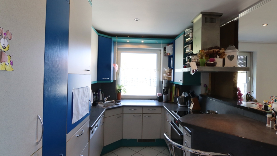 Erbpacht! Lichtdurchflutete 3-Zimmer-Dachterrassenwohnung mit unverbaubarem Blick ins Grüne - Küche