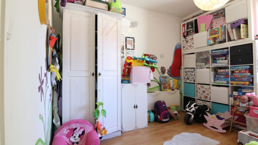 Erbpacht! Lichtdurchflutete 3-Zimmer-Dachterrassenwohnung mit unverbaubarem Blick ins Grüne - Kinderzimmer