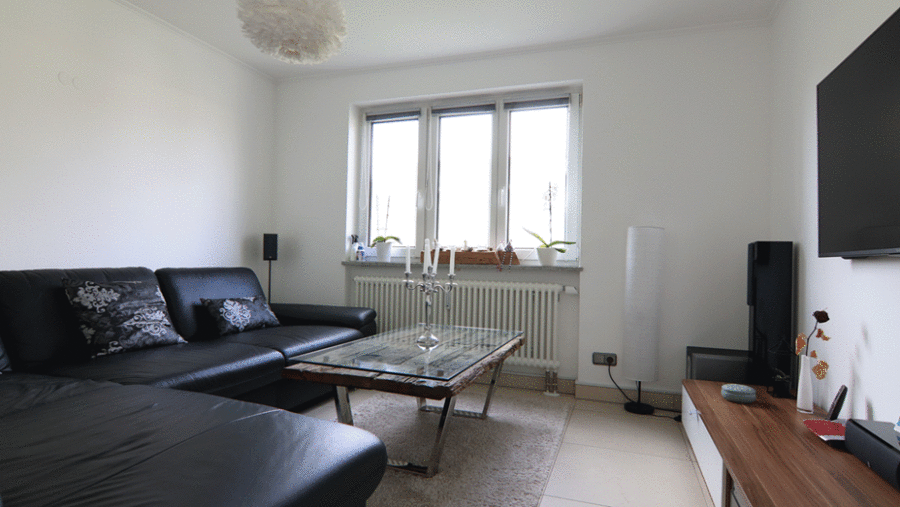 Perfekt geschnittene 3-Zimmer-Wohnung in grüner Wohnlage in Poing - Wohnbereich