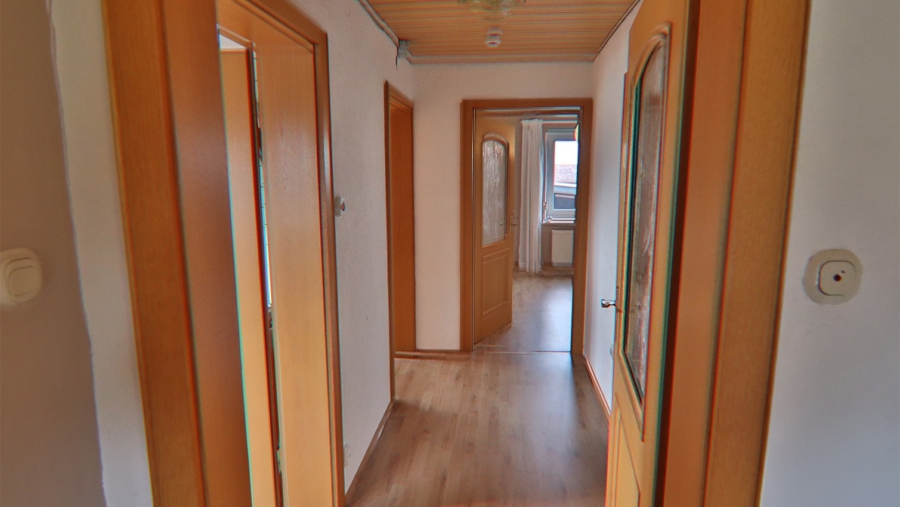 Die Perle im Winterschlaf! Wunderschönes Einfamilienhaus mit Blick in das Schwillachtal - Flur im Erdgeschoss