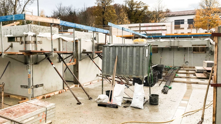 Für Gartenliebhaber! Exklusive 4-Zimmer-Gartenwohnung im Zentrum von Eichenried zu vergeben! - Tiefgarage