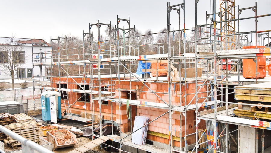Für Gartenliebhaber! Exklusive 4-Zimmer-Gartenwohnung im Zentrum von Eichenried zu vergeben! - Rohbau EG