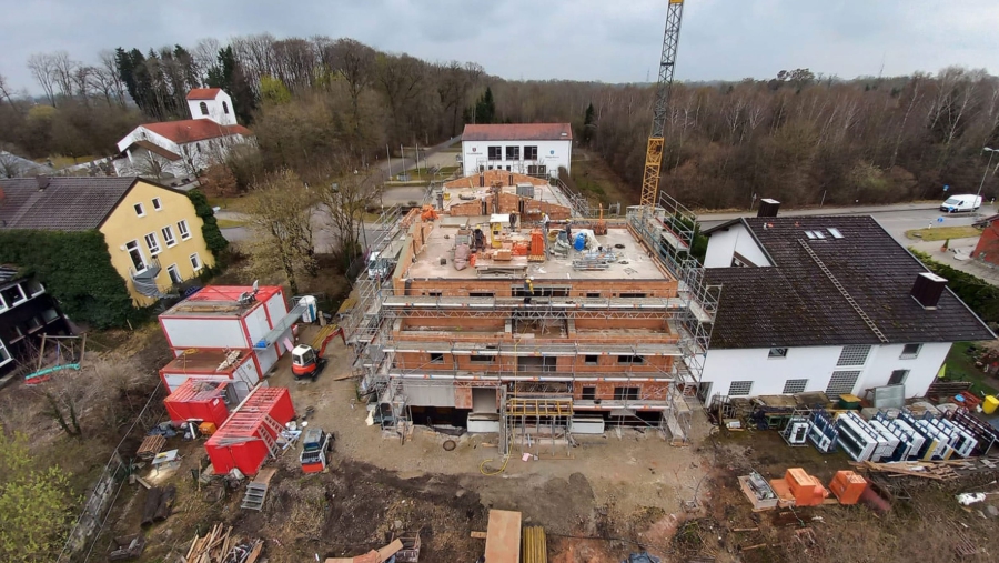 Für Gartenliebhaber! Exklusive 4-Zimmer-Gartenwohnung im Zentrum von Eichenried zu vergeben! - Rohbau