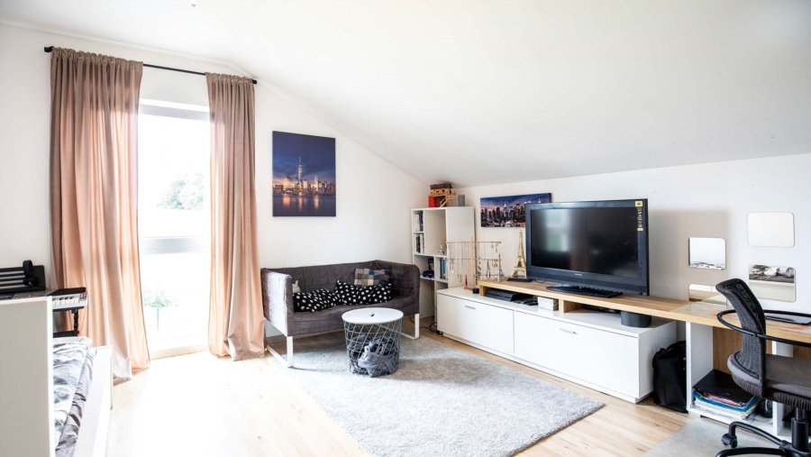 Wohntraum! Exklusives Einfamilienhaus mit 8 Zimmern & schönem Garten in 84149 Velden zu vergeben! - Kinderzimmer 3