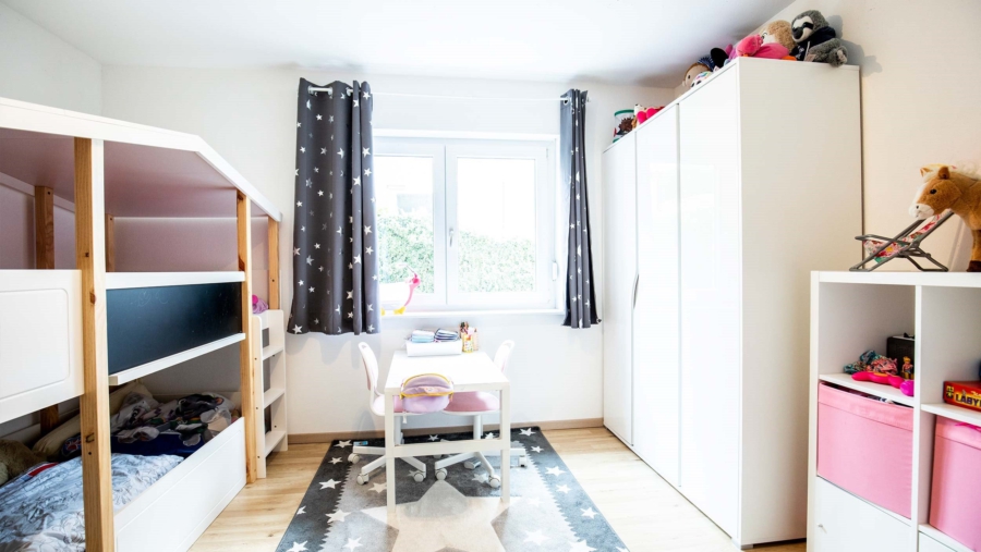 Wohntraum! Exklusives Einfamilienhaus mit 8 Zimmern & schönem Garten in 84149 Velden zu vergeben! - Kinderzimmer 4