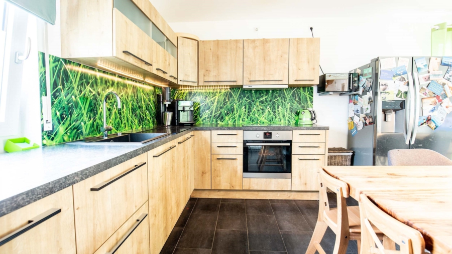 Wohntraum! Exklusives Einfamilienhaus mit 8 Zimmern & schönem Garten in 84149 Velden zu vergeben! - Küche