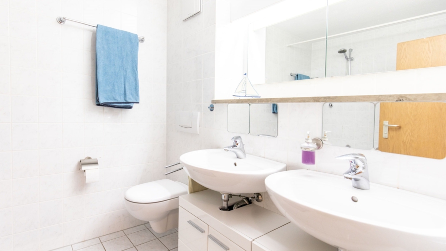 Ihr neues Zuhause mit viel Platz! Wunderschönes Reihenmittelhaus mit traumhaften Südgarten! - Badezimmer