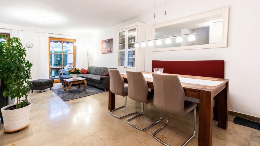 Ihr neues Zuhause mit viel Platz! Wunderschönes Reihenmittelhaus mit traumhaften Südgarten! - Essbereich