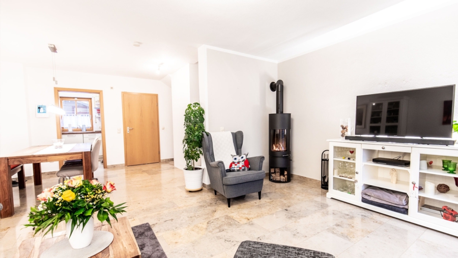 Ihr neues Zuhause mit viel Platz! Wunderschönes Reihenmittelhaus mit traumhaften Südgarten! - Wohnzimmer