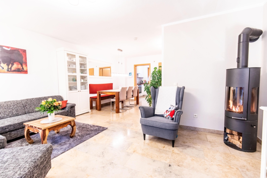Ihr neues Zuhause mit viel Platz! Wunderschönes Reihenmittelhaus mit traumhaften Südgarten! - Wohnzimmer